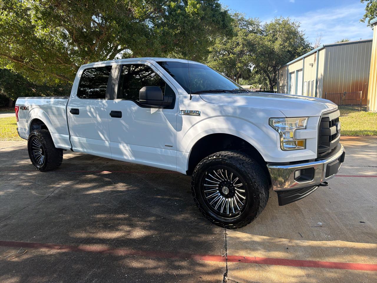 Ford F-150 4WD SuperCrew 139" XL 2015