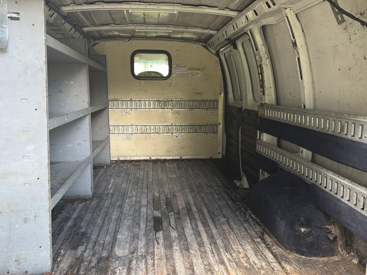 Chevrolet Express Cargo Van RWD 2500 135" 2009
