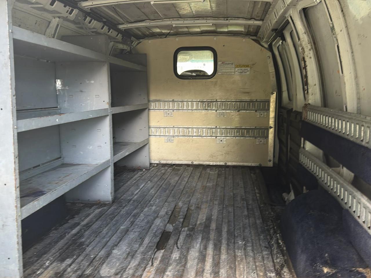 Chevrolet Express Cargo Van RWD 2500 135" 2009
