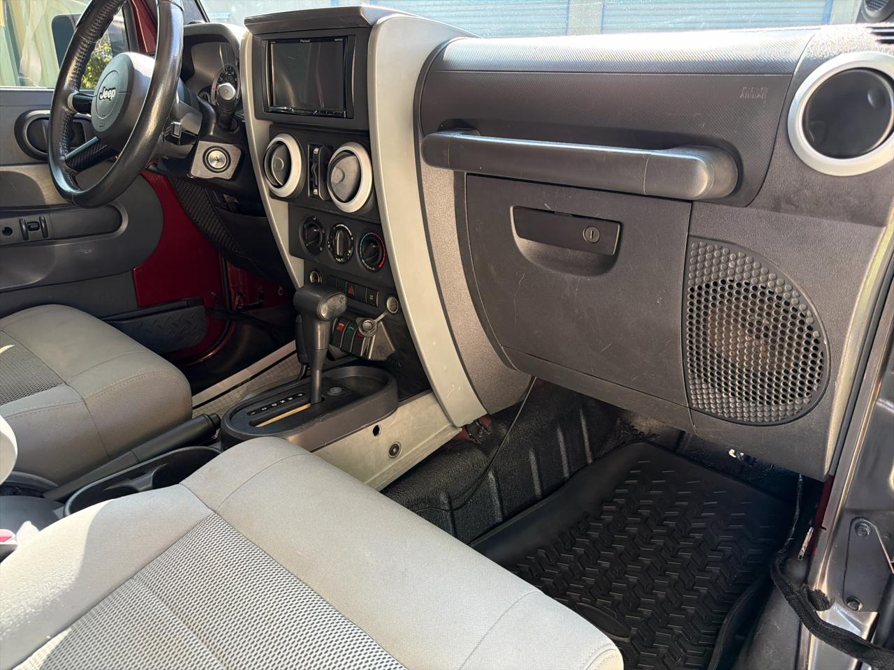 Jeep Wrangler 4WD 4dr Unlimited Sahara 2008