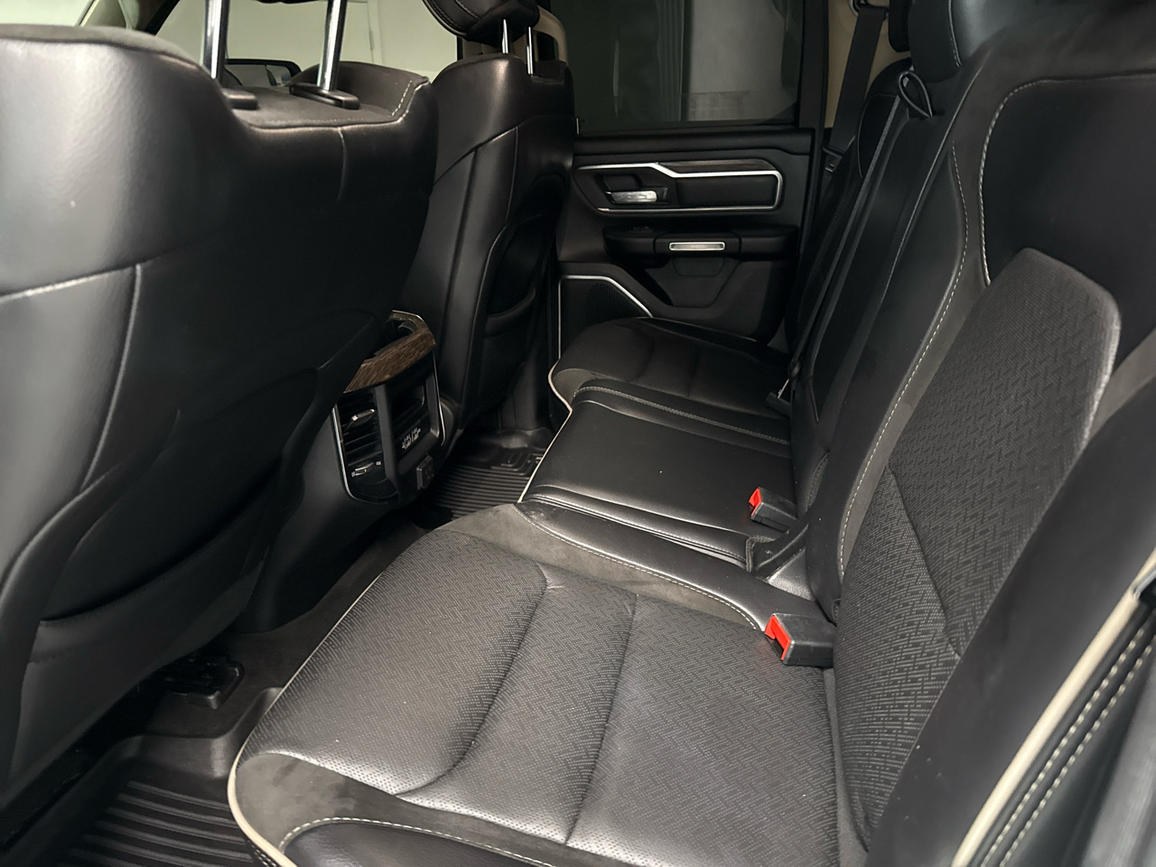 2020 Ram 1500 Laramie photo 17