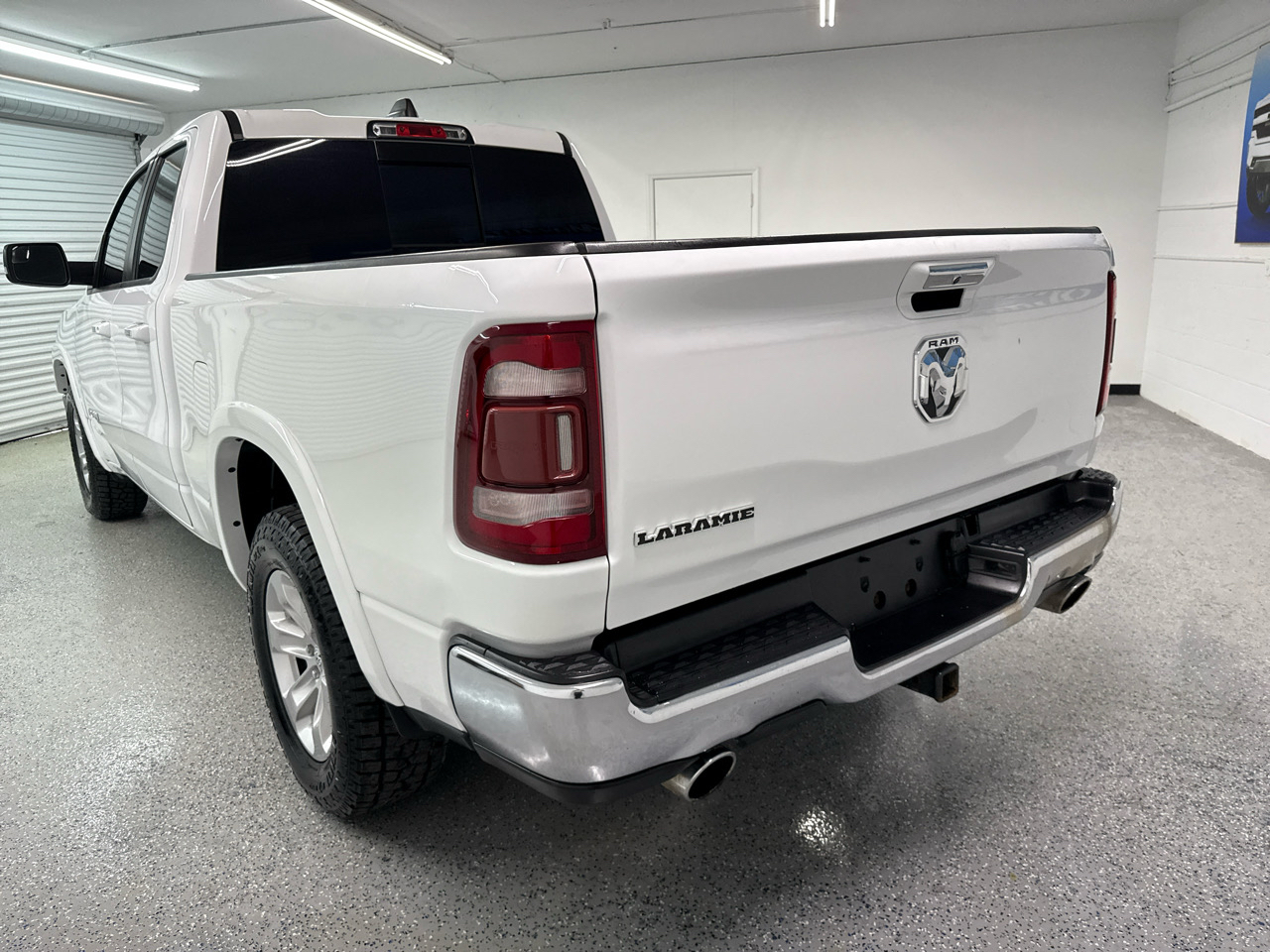 RAM 1500 Laramie 4x2 Quad Cab 6'4" Box 2020 RAM 1500 Laramie 4x2 Quad Cab 6'4" Box 2020