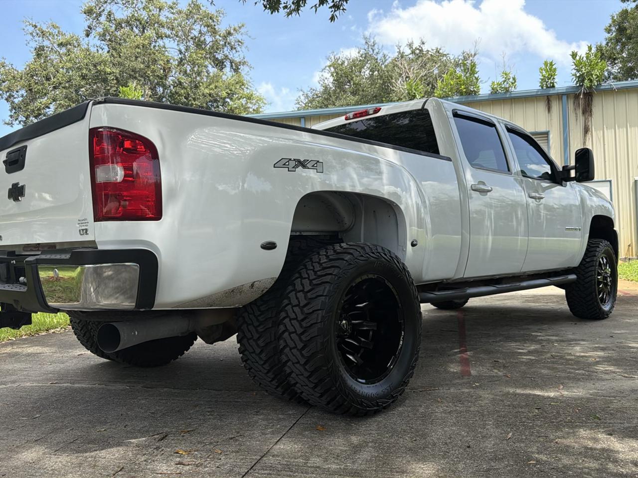 Chevrolet Silverado 3500HD 4WD Crew Cab 167" DRW LTZ 2009