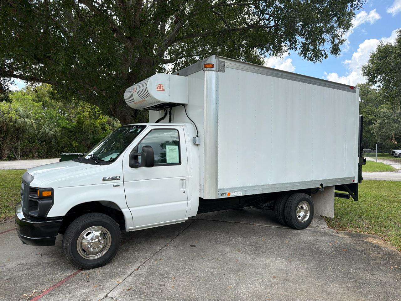 Ford Econoline Chassis  2013
