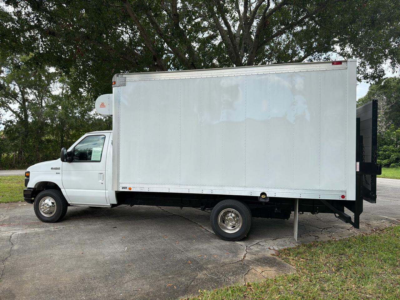 Ford Econoline Chassis  2013