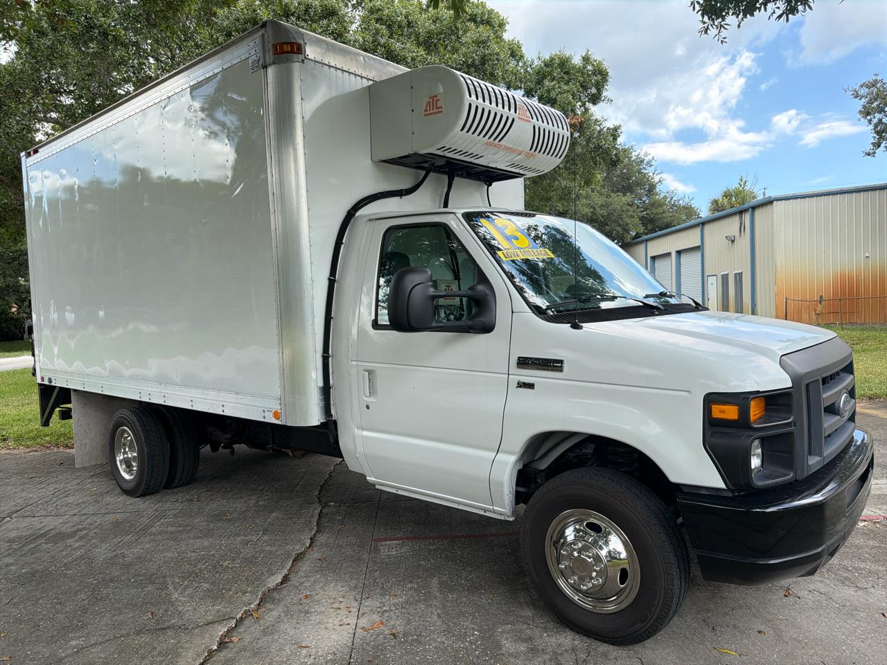 Ford Econoline Chassis  2013