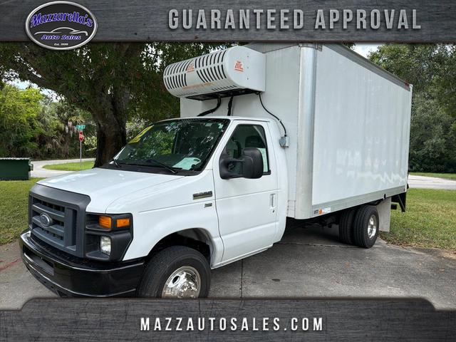 White 2013 Ford Econoline Chassis Pickup Truck Rear-Wheel Drive Automatic