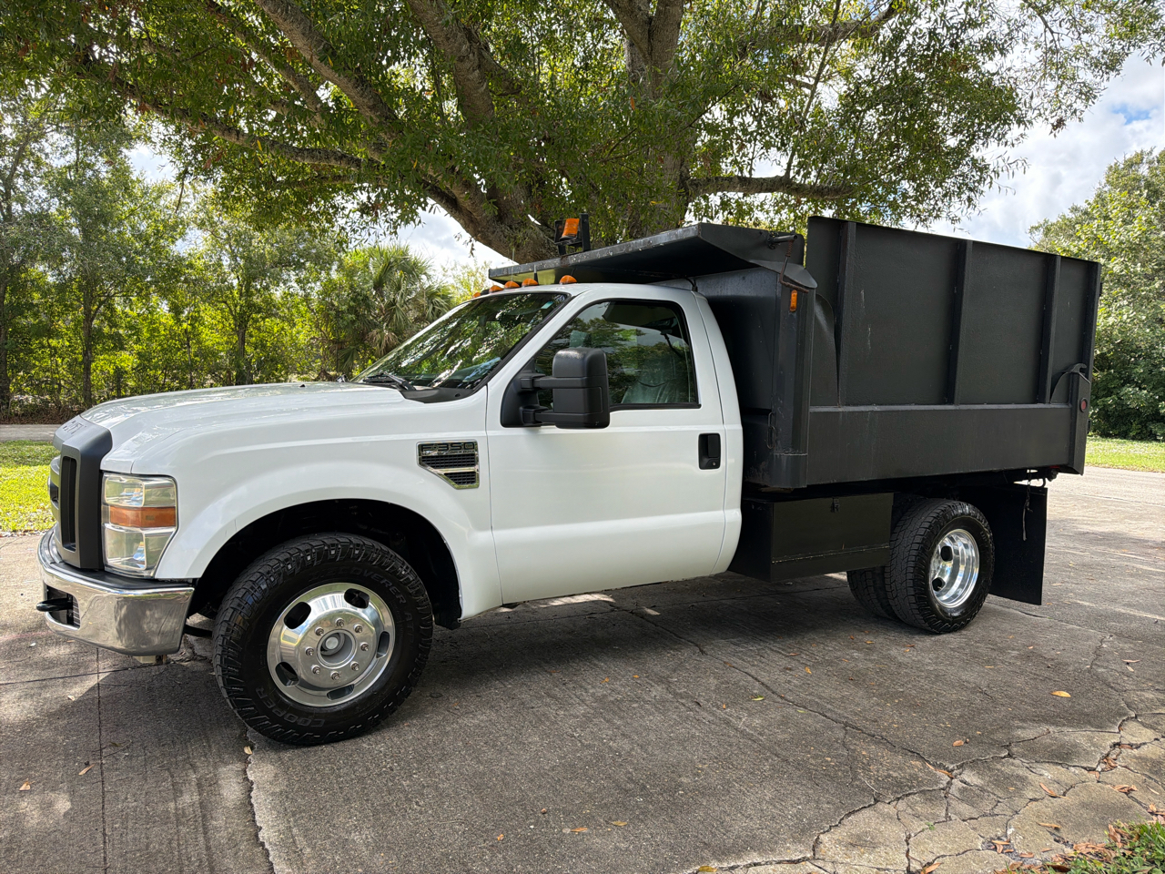 Ford Super Duty F-350 DRW 2WD Reg Cab 141" WB 60" CA XLT 2008