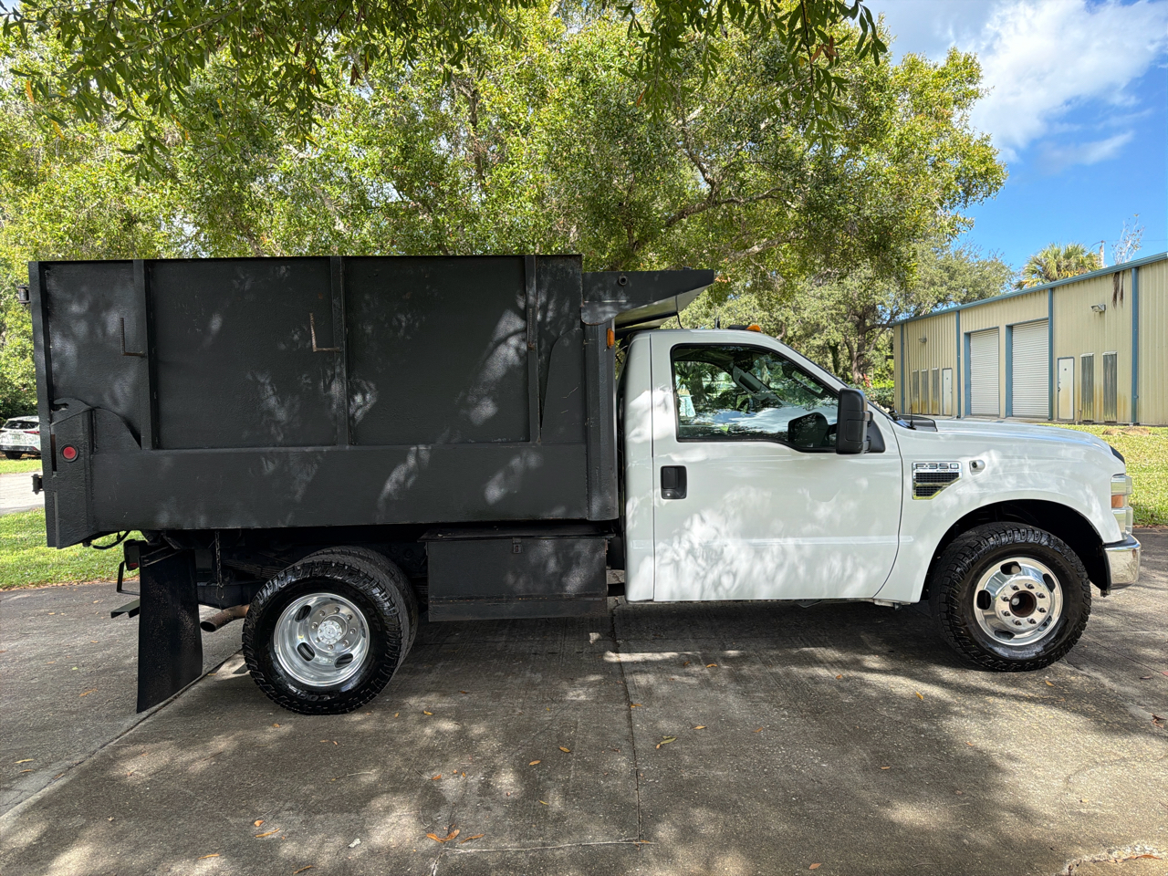 Ford Super Duty F-350 DRW 2WD Reg Cab 141" WB 60" CA XLT 2008