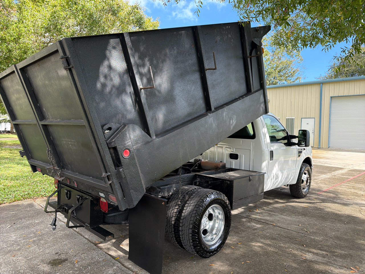Ford Super Duty F-350 DRW 2WD Reg Cab 141" WB 60" CA XLT 2008