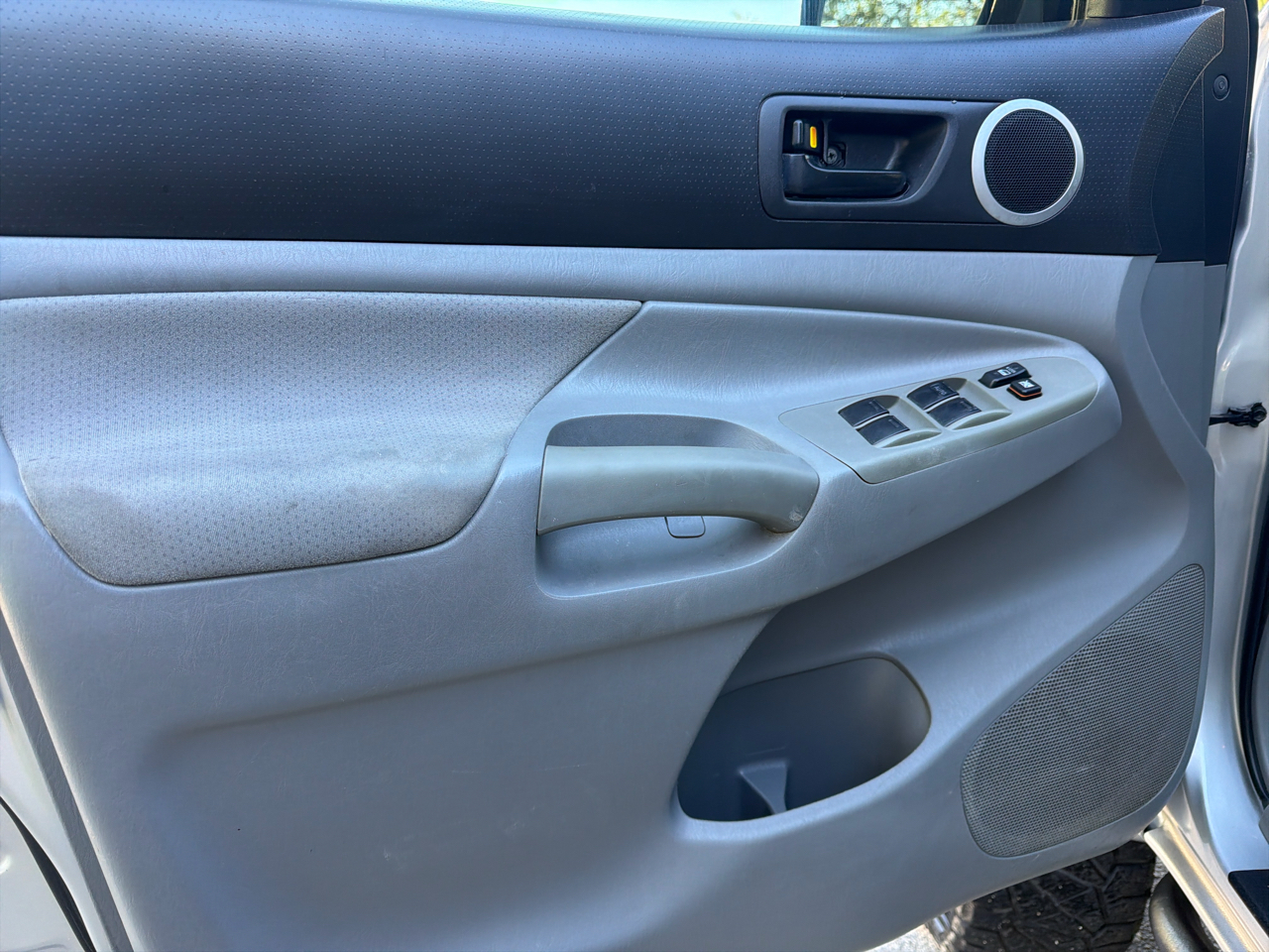 Toyota Tacoma 2WD Double V6 AT PreRunner (Natl) 2011