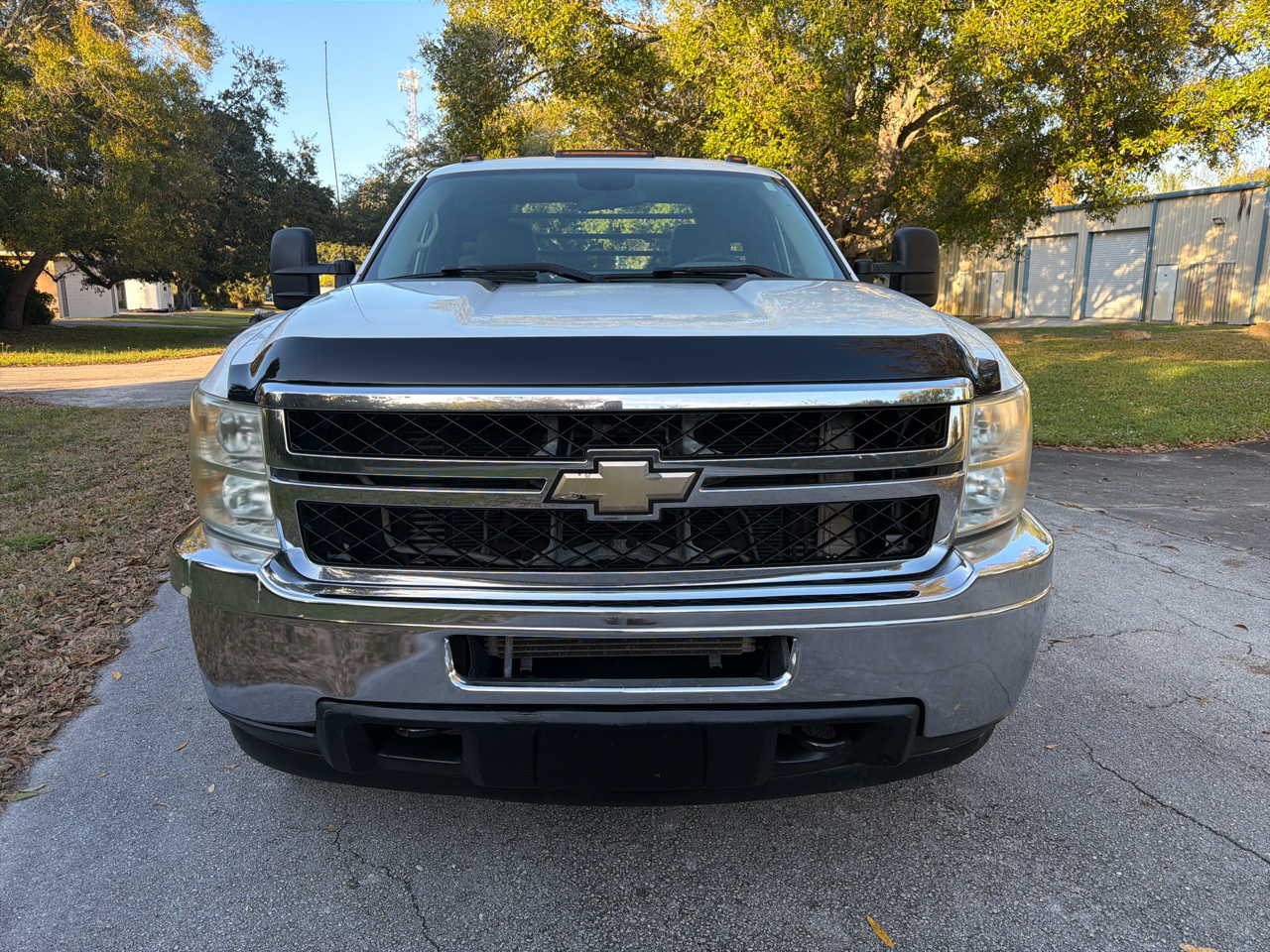 Chevrolet Silverado 3500HD 2WD Reg Cab 162" WB, 84.3" CA WT 2011