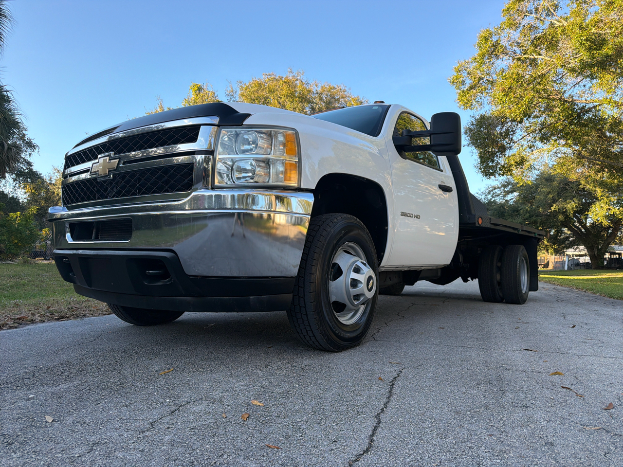 Chevrolet Silverado 3500HD 2WD Reg Cab 162" WB, 84.3" CA WT 2011