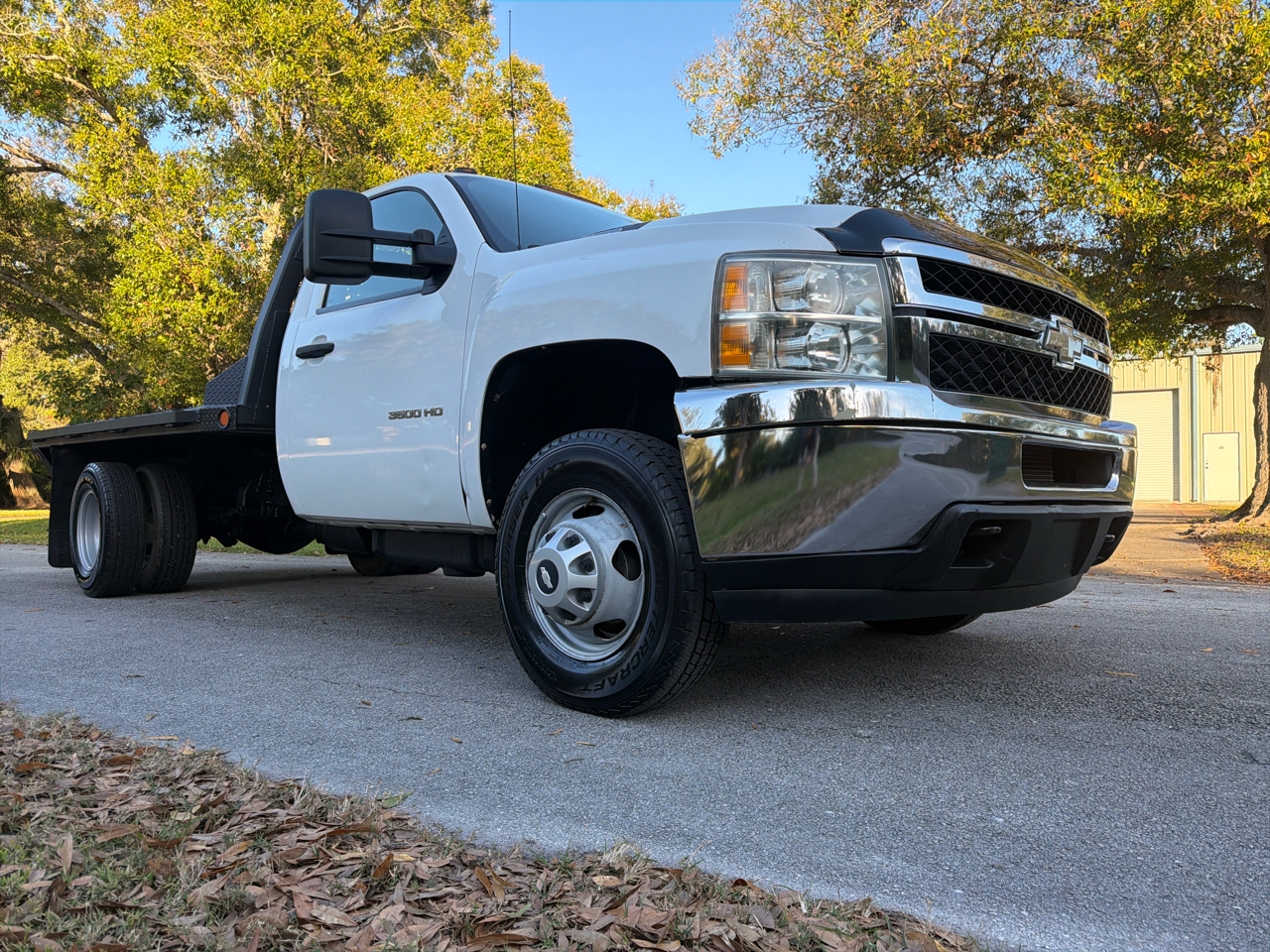 Chevrolet Silverado 3500HD 2WD Reg Cab 162" WB, 84.3" CA WT 2011
