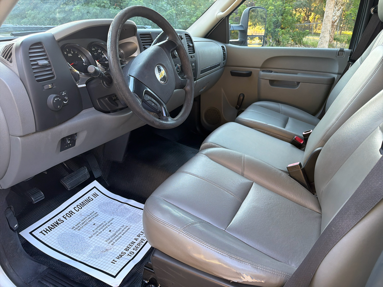 Chevrolet Silverado 3500HD 2WD Reg Cab 162" WB, 84.3" CA WT 2011