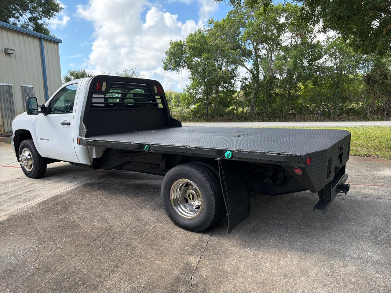 Chevrolet Silverado 3500HD 2WD Reg Cab 162" WB, 84.3" CA WT 2011
