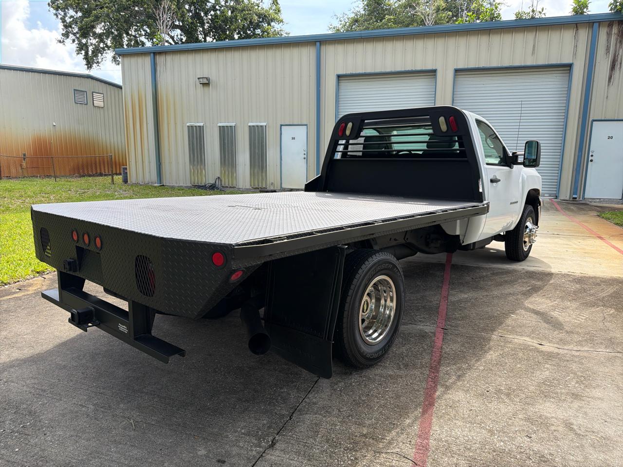 Chevrolet Silverado 3500HD 2WD Reg Cab 162" WB, 84.3" CA WT 2011