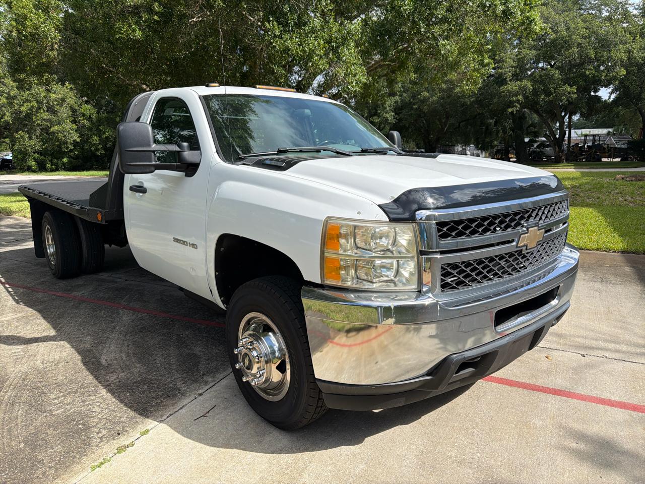 Chevrolet Silverado 3500HD 2WD Reg Cab 162" WB, 84.3" CA WT 2011