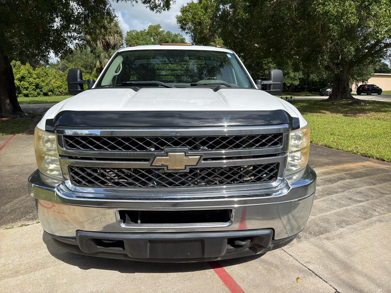 Chevrolet Silverado 3500HD 2WD Reg Cab 162" WB, 84.3" CA WT 2011
