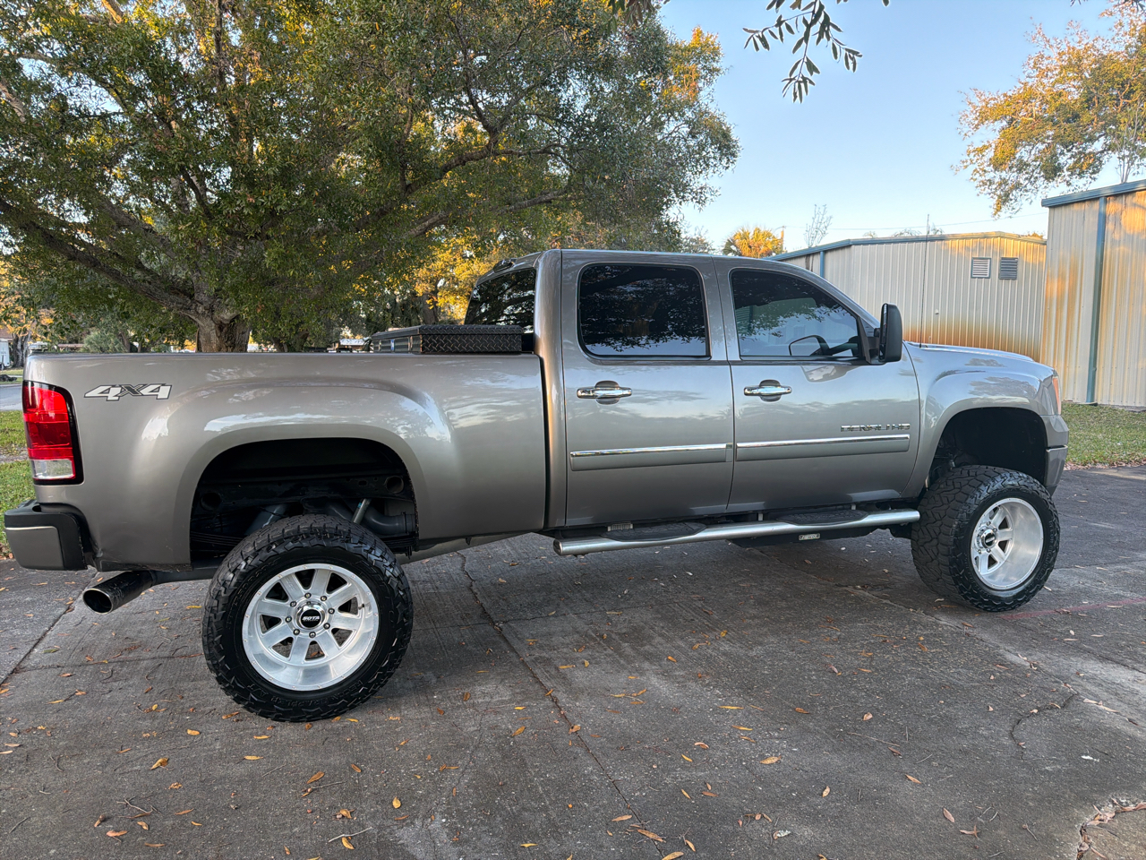 GMC Sierra 2500HD 4WD Crew Cab 153.7" Denali 2012