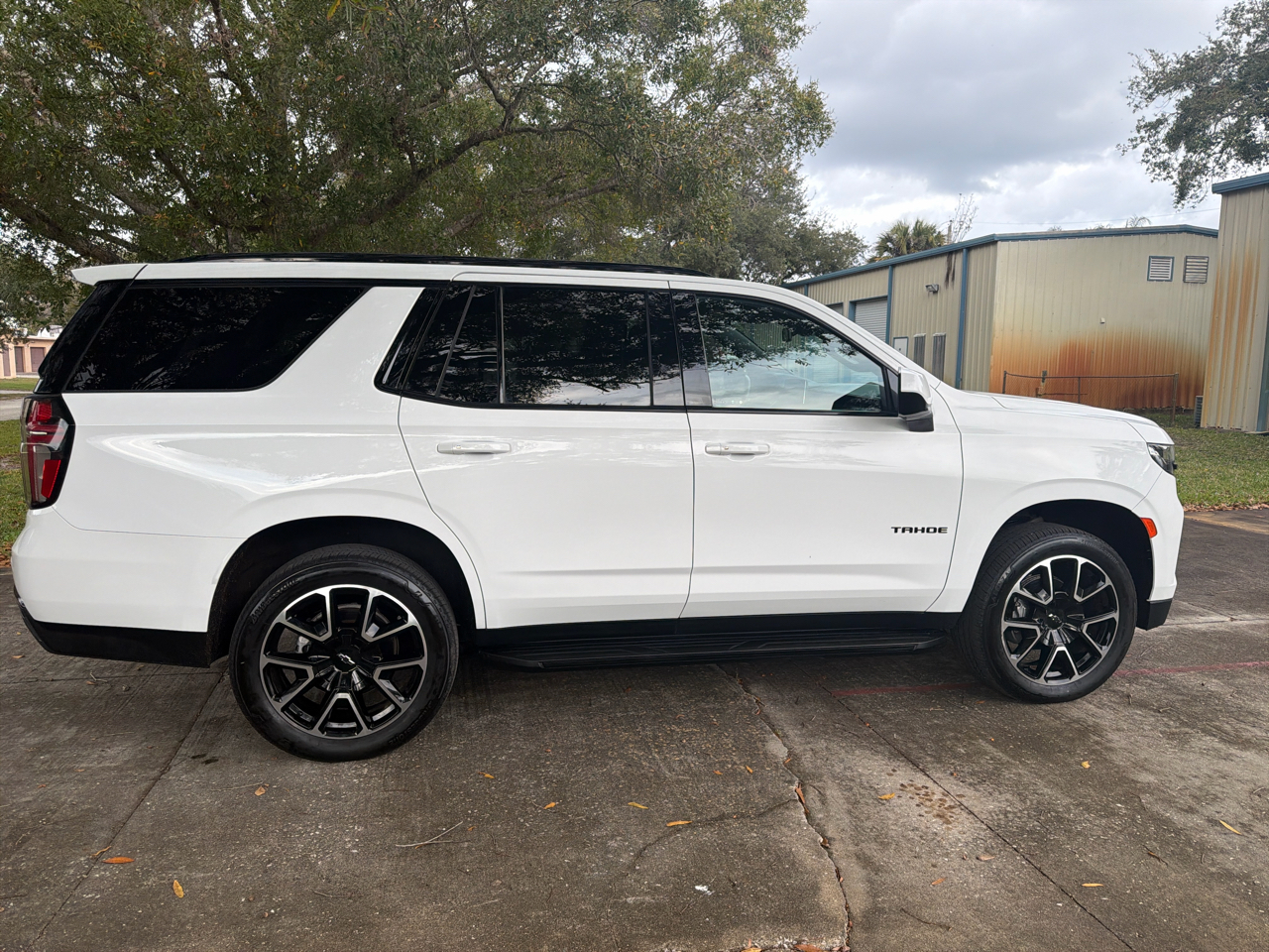 Chevrolet Tahoe 4WD 4dr RST 2023