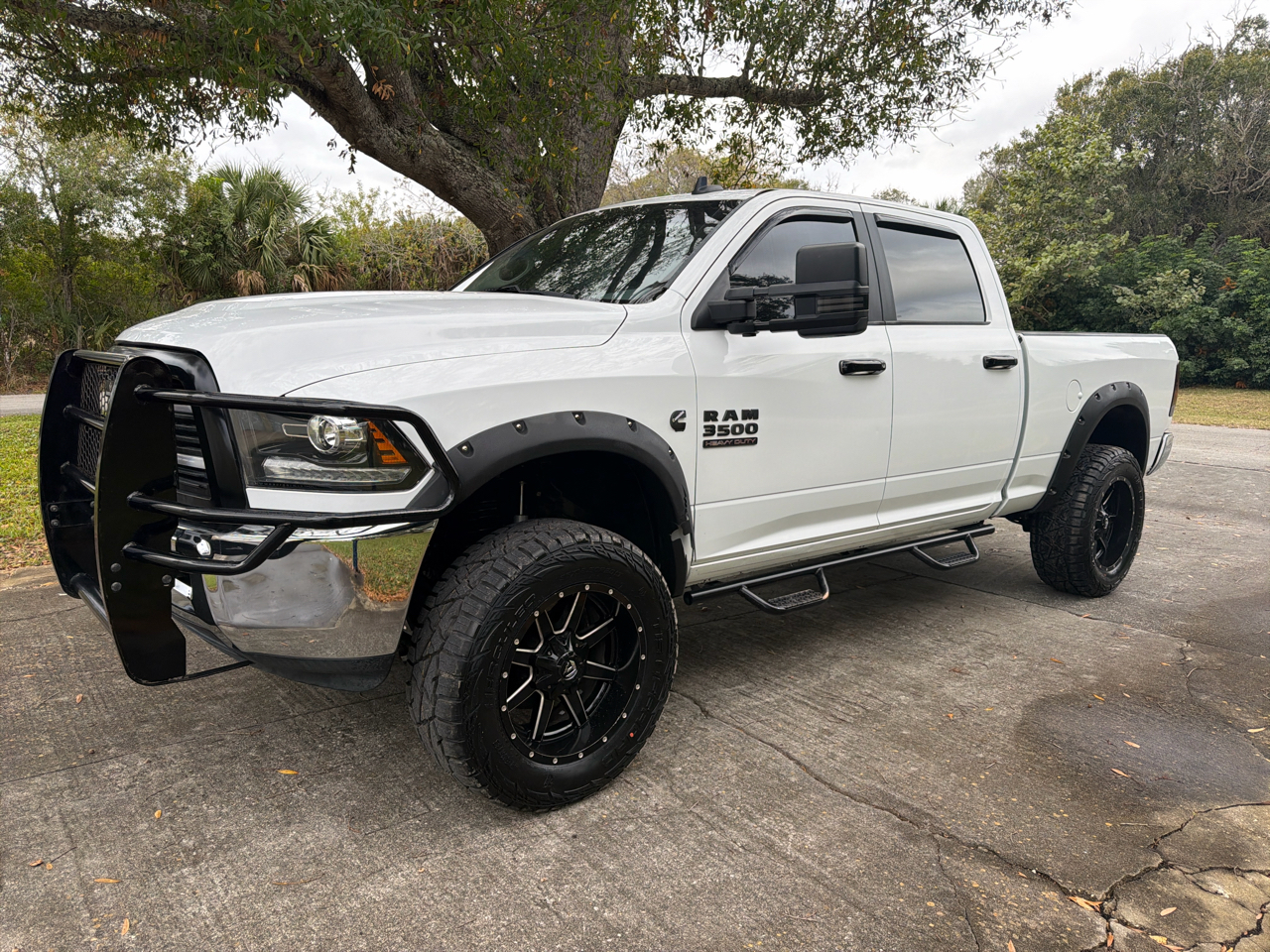 RAM 2500 SLT 4x4 Crew Cab 6'4" Box 2017