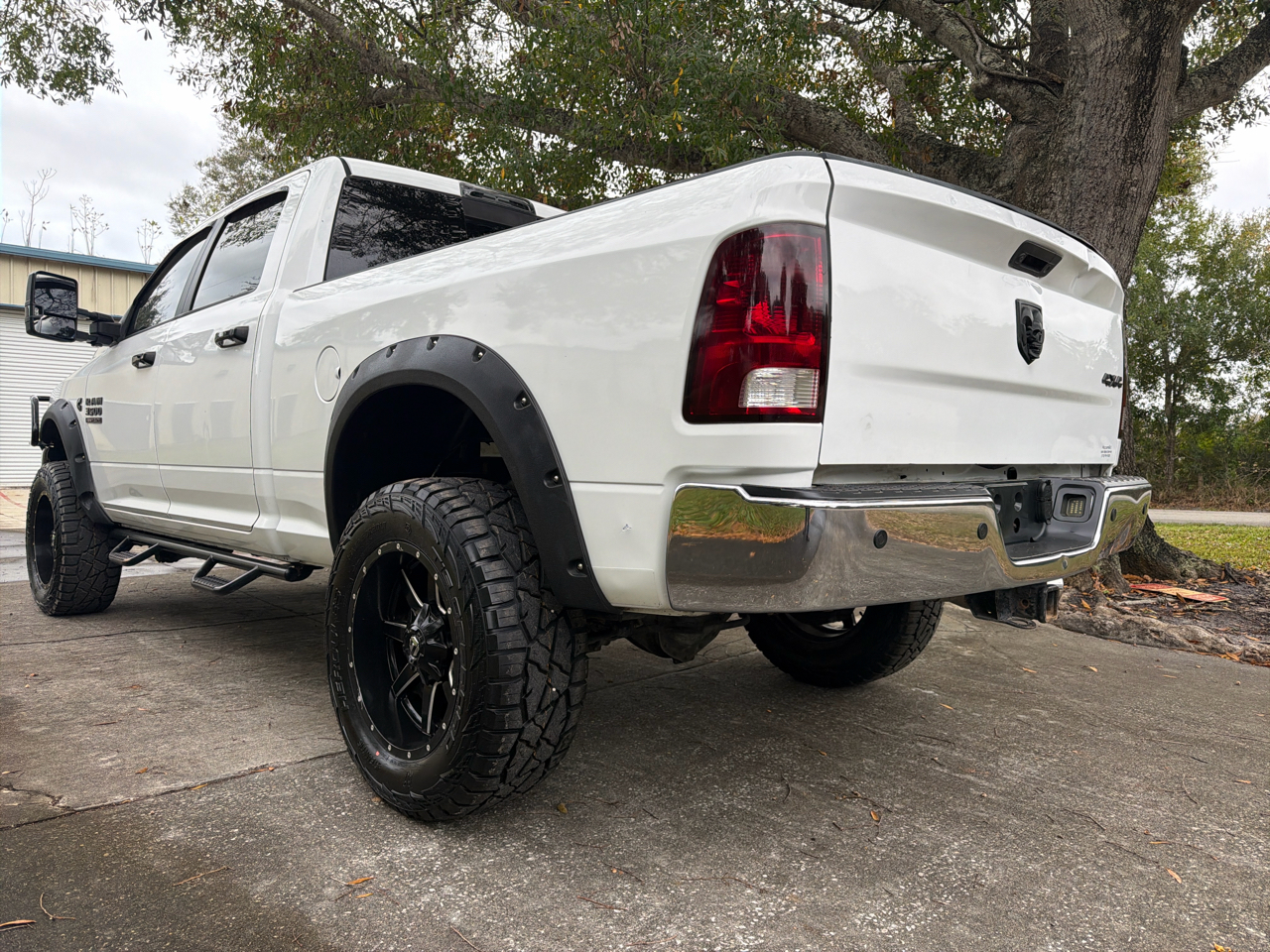 RAM 2500 SLT 4x4 Crew Cab 6'4" Box 2017