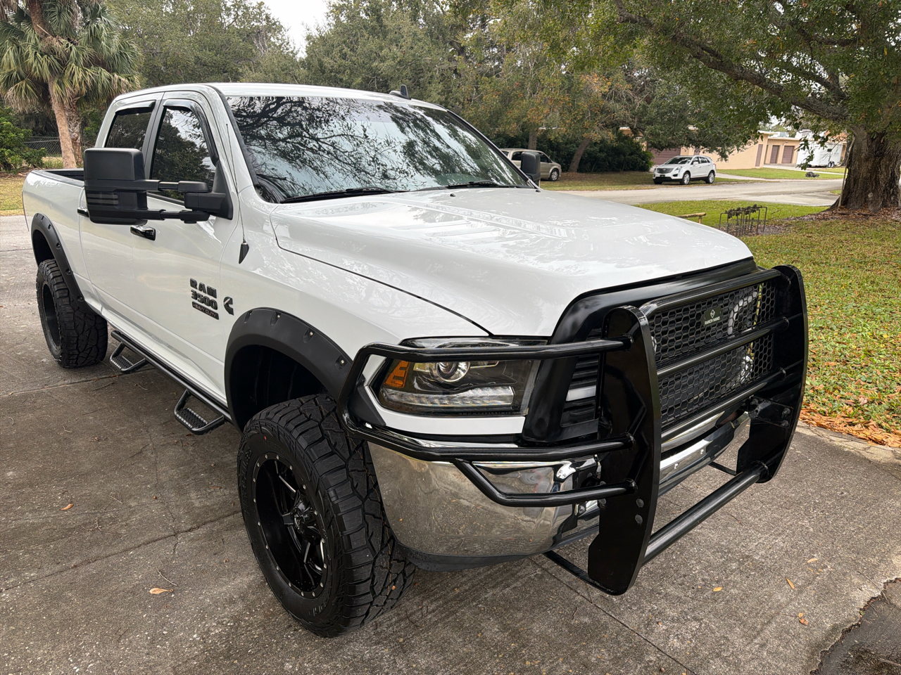 RAM 2500 SLT 4x4 Crew Cab 6'4" Box 2017