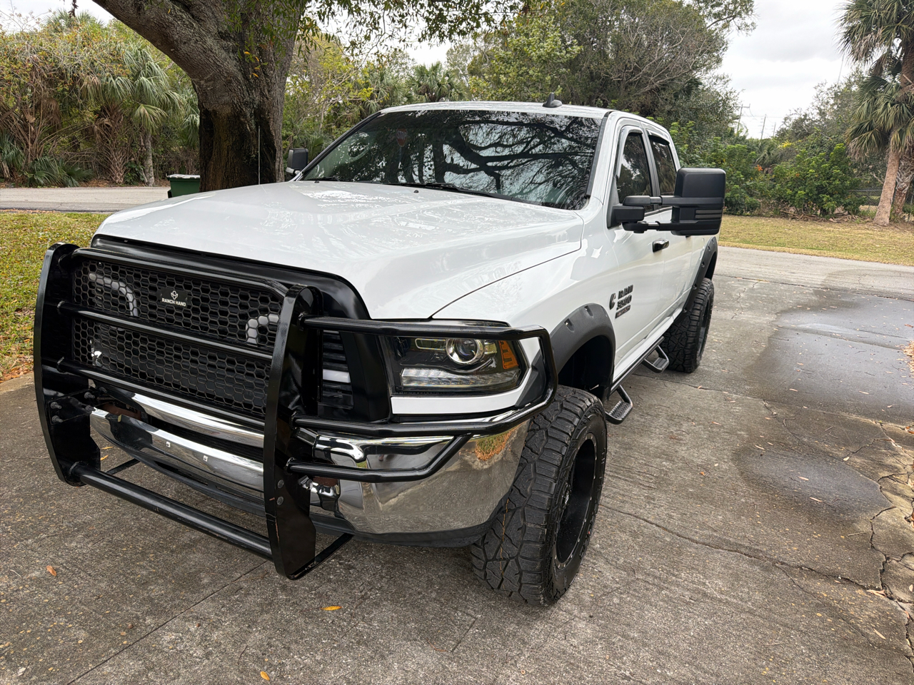 RAM 2500 SLT 4x4 Crew Cab 6'4" Box 2017