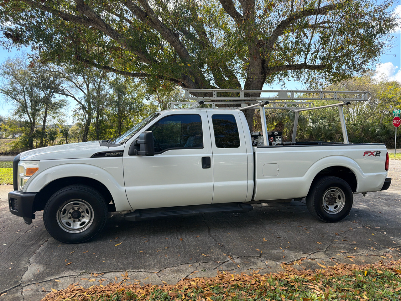 Ford Super Duty F-250 SRW 2WD SuperCab 158" XL 2012