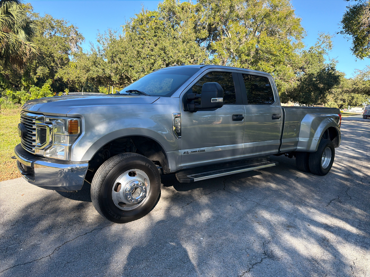 Ford Super Duty F-350 DRW XL 4WD Crew Cab 8' Box 2022