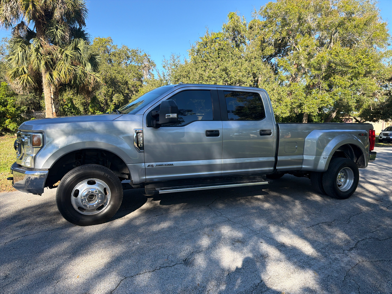 Ford Super Duty F-350 DRW XL 4WD Crew Cab 8' Box 2022