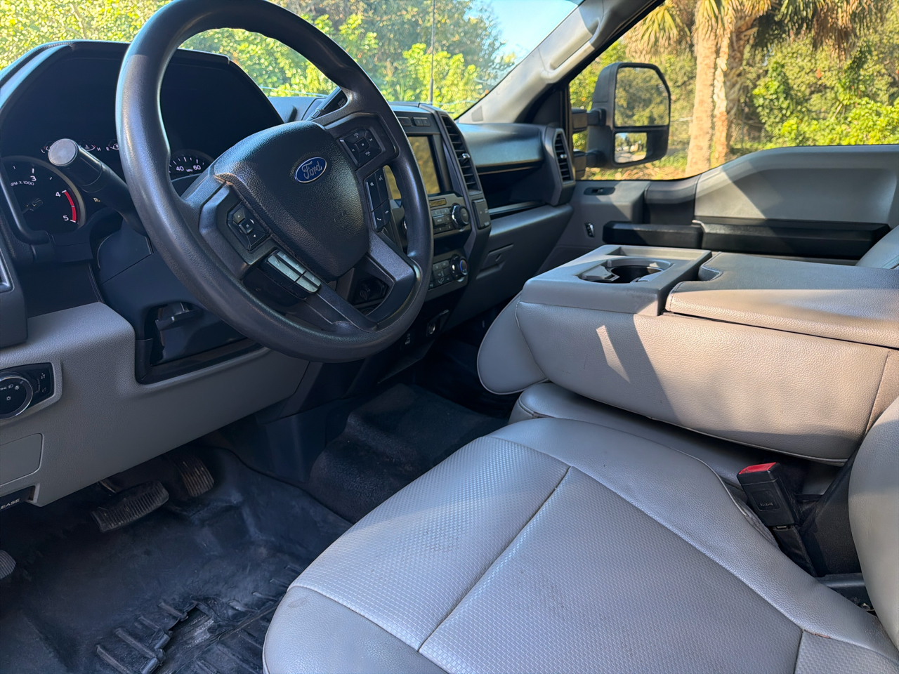 Ford Super Duty F-350 DRW XL 4WD Crew Cab 8' Box 2022