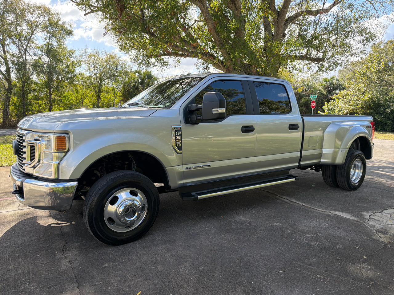 Ford Super Duty F-350 DRW XL 4WD Crew Cab 8' Box 2022