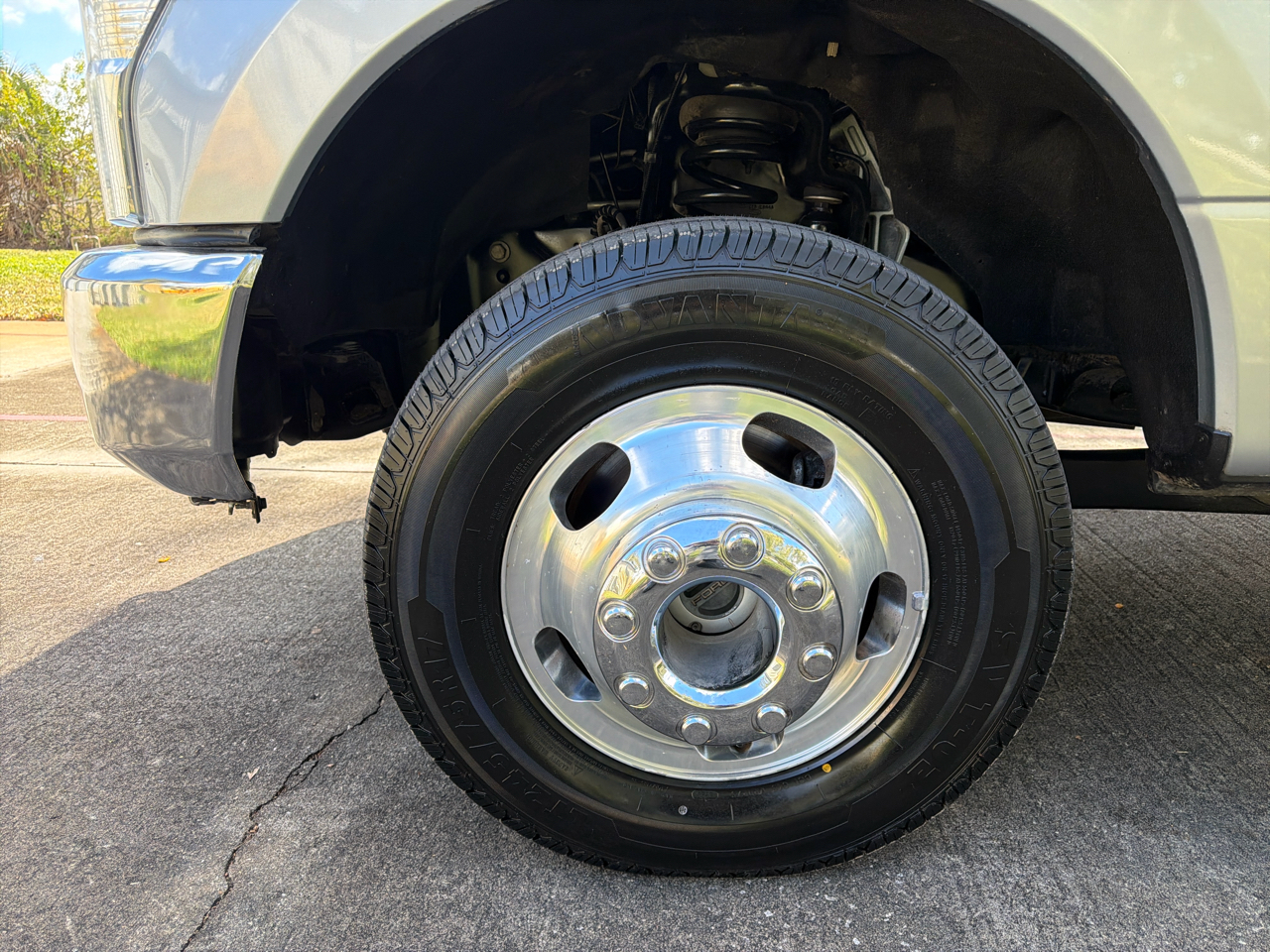 Ford Super Duty F-350 DRW XL 4WD Crew Cab 8' Box 2022