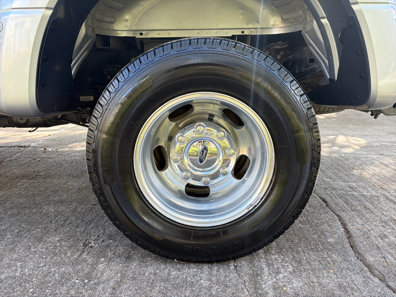 Ford Super Duty F-350 DRW XL 4WD Crew Cab 8' Box 2022