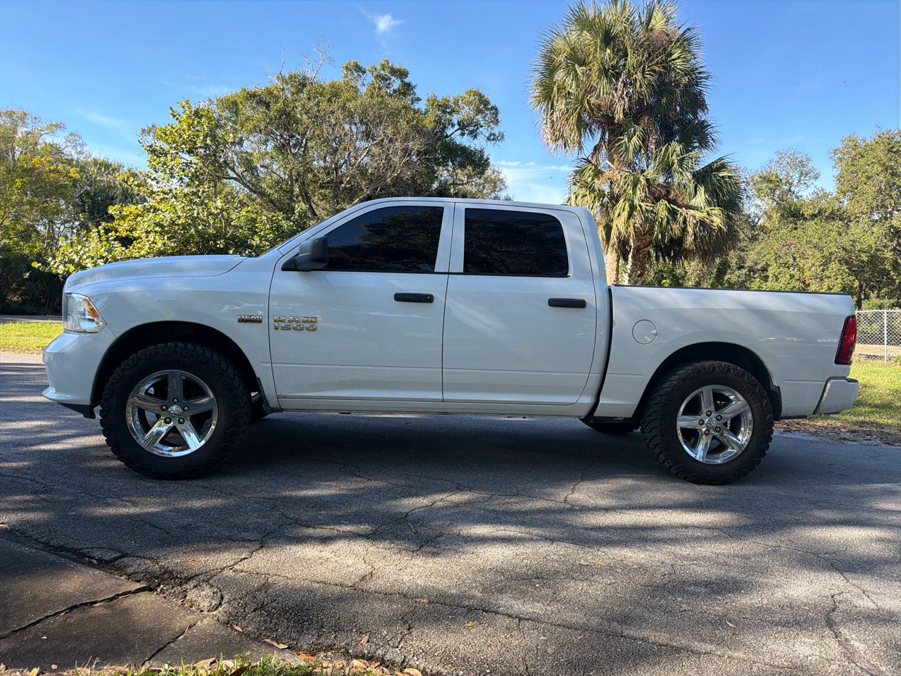 RAM 1500 2WD Crew Cab 140.5" Express 2015