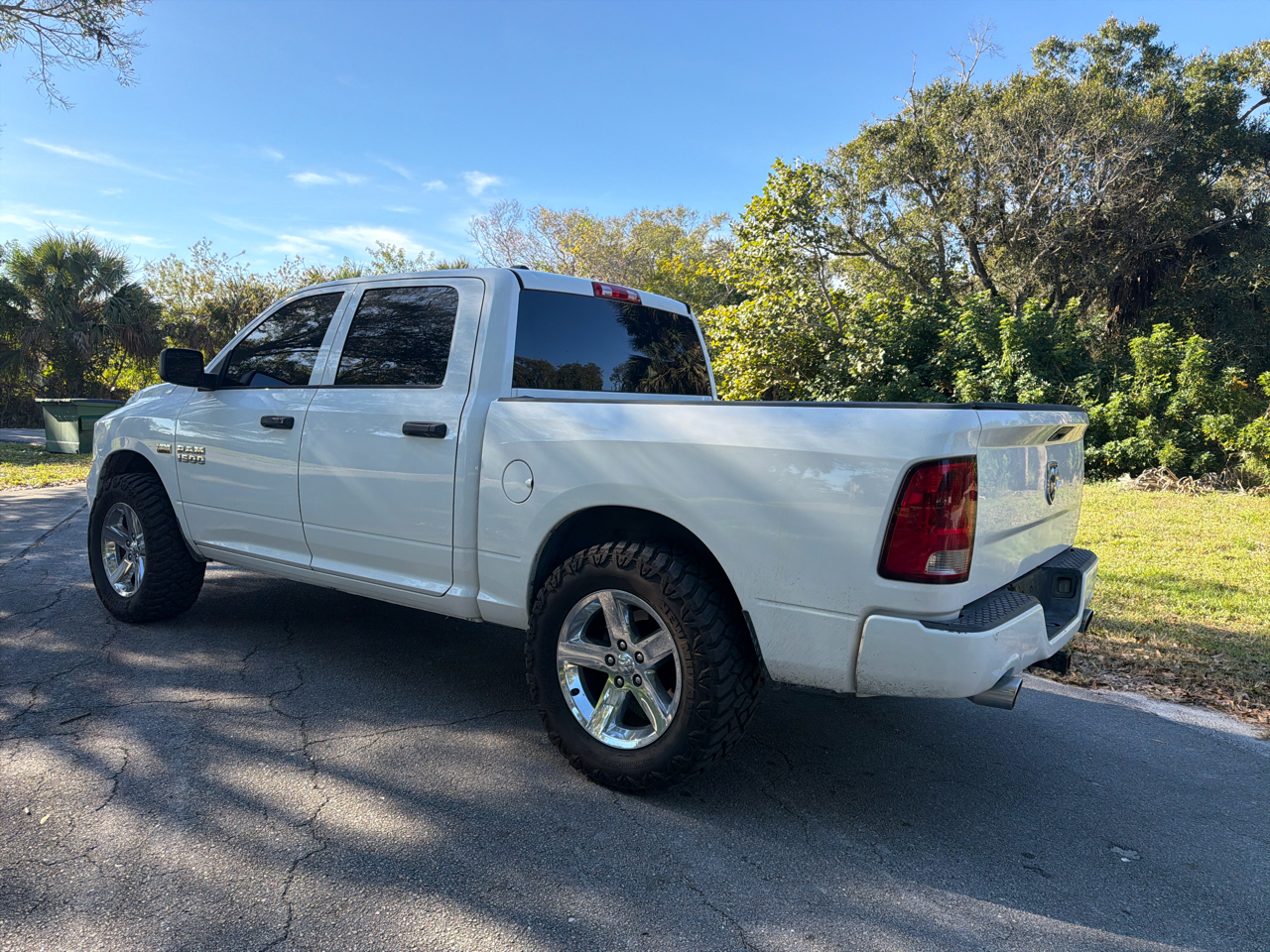 RAM 1500 2WD Crew Cab 140.5" Express 2015