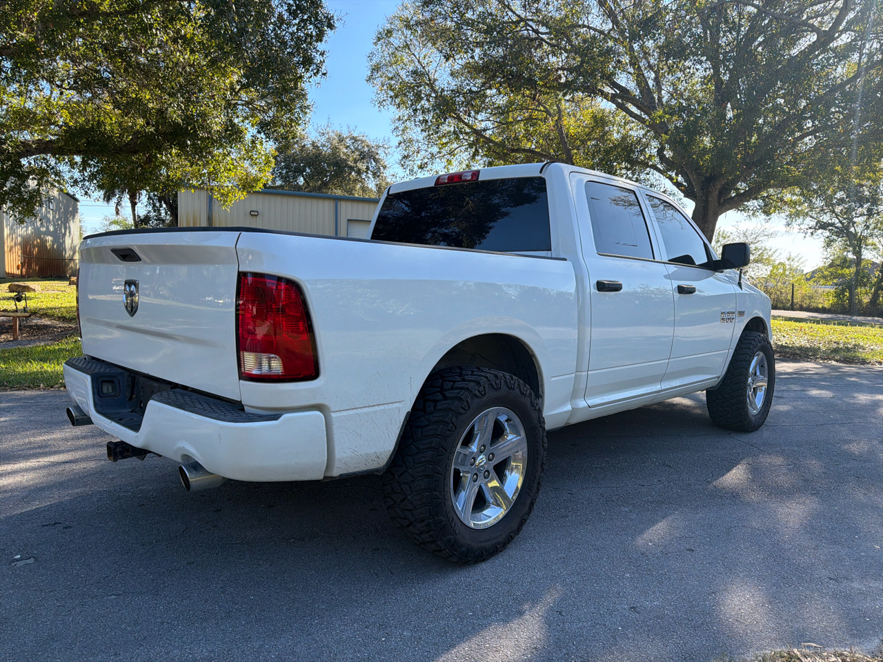 RAM 1500 2WD Crew Cab 140.5" Express 2015