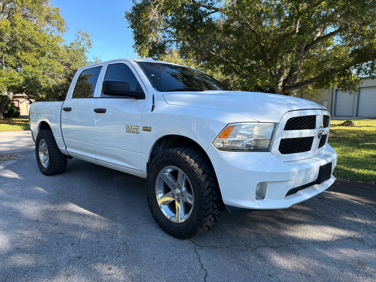 RAM 1500 2WD Crew Cab 140.5" Express 2015