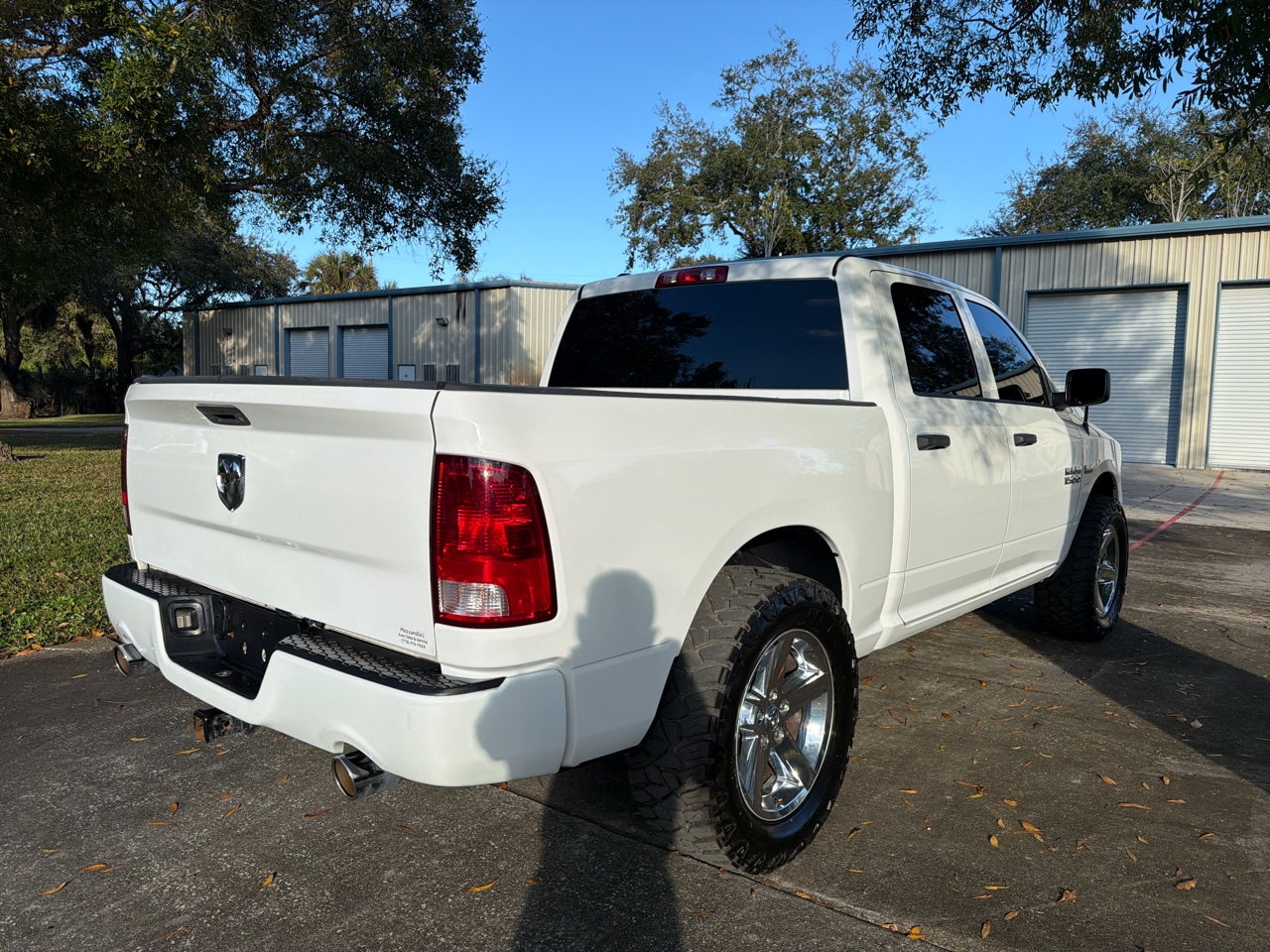 RAM 1500 2WD Crew Cab 140.5" Express 2015