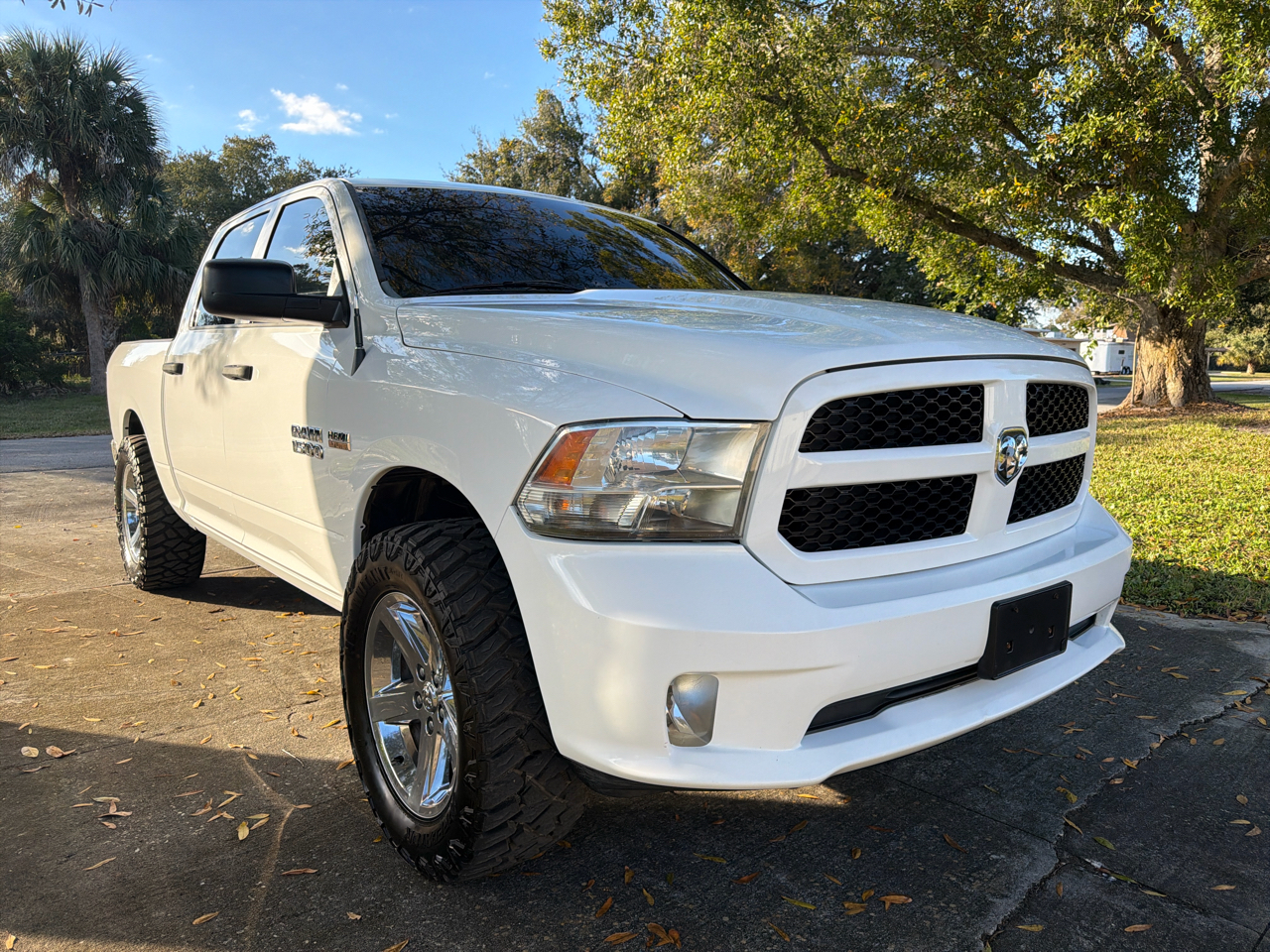 RAM 1500 2WD Crew Cab 140.5" Express 2015