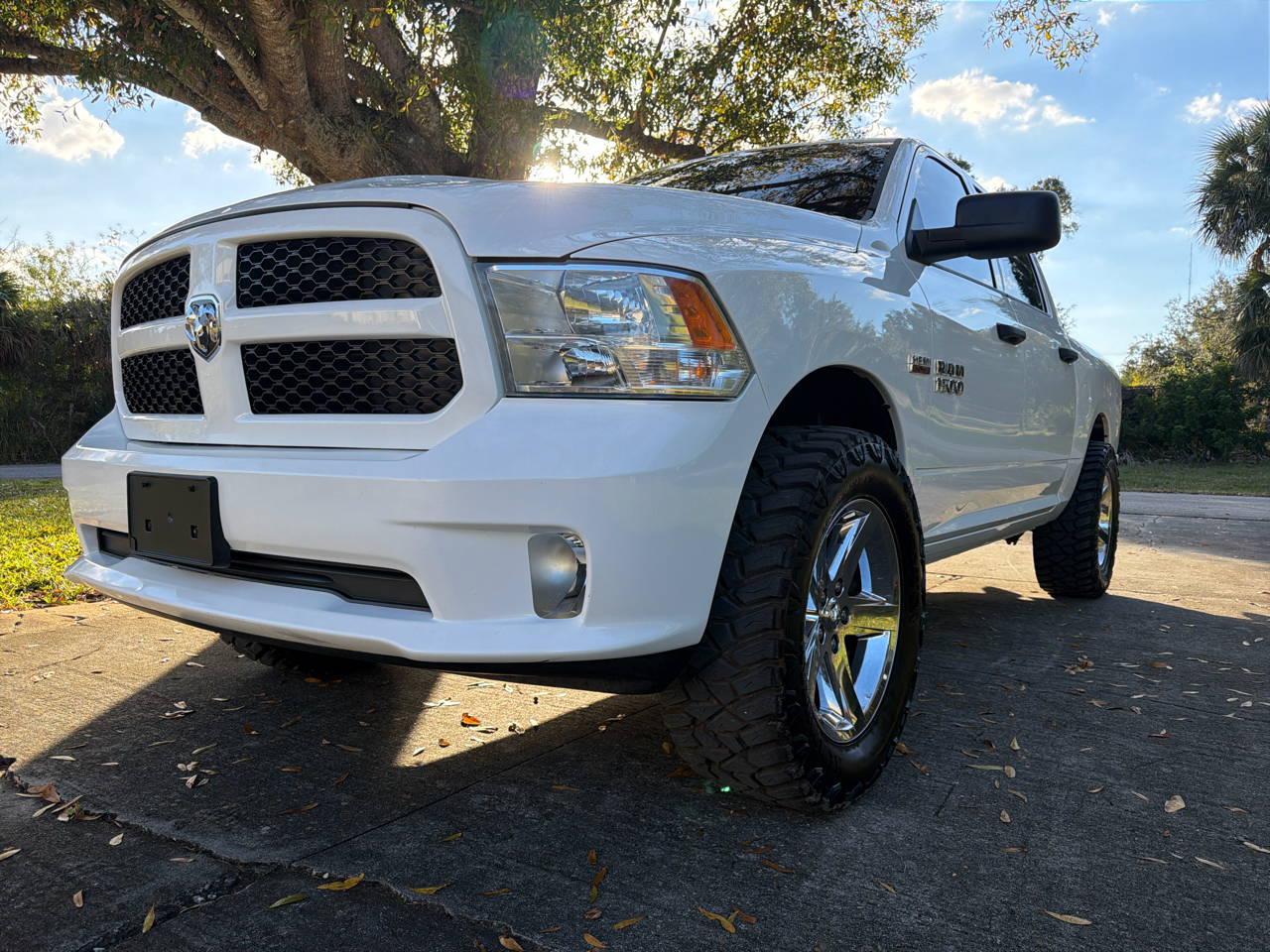 RAM 1500 2WD Crew Cab 140.5" Express 2015