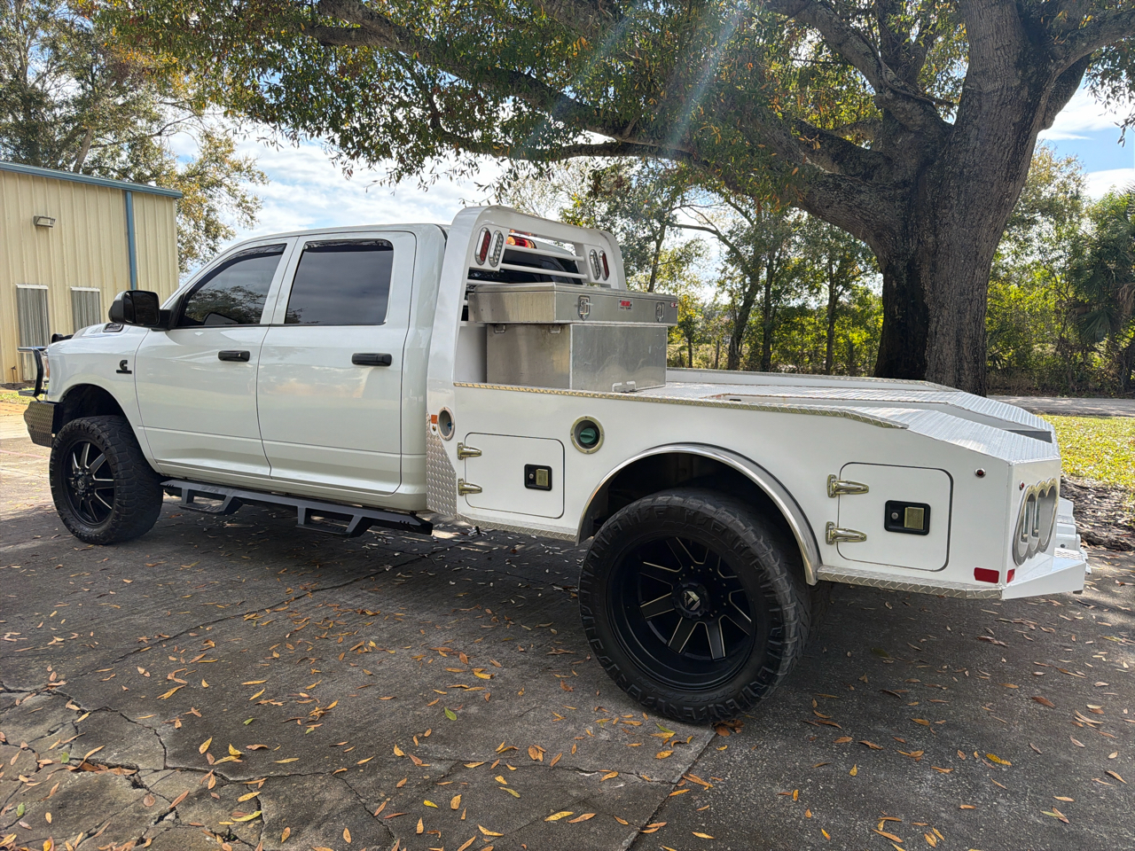 RAM 3500 Tradesman 4x4 Crew Cab 8' Box 2021