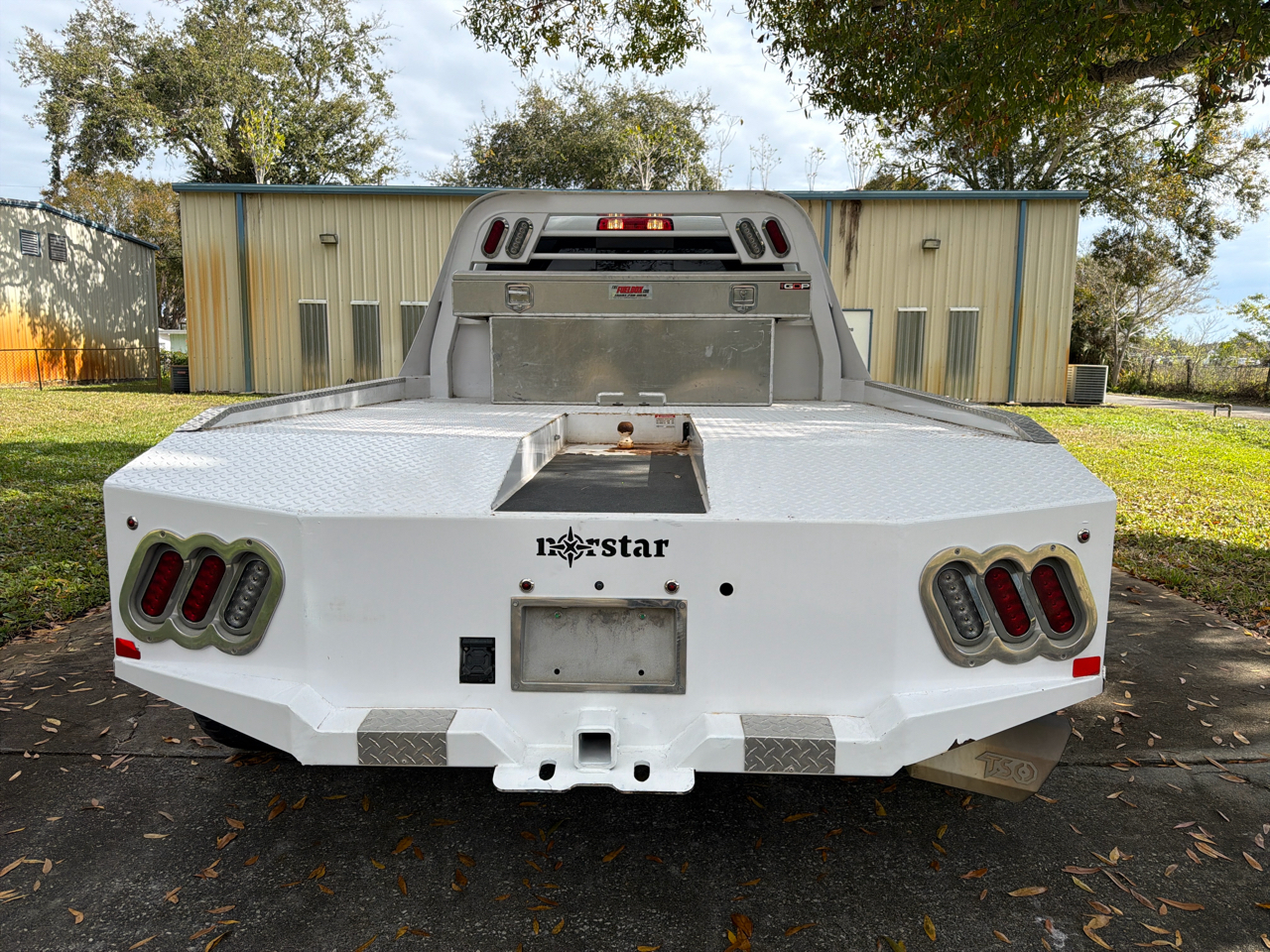 RAM 3500 Tradesman 4x4 Crew Cab 8' Box 2021