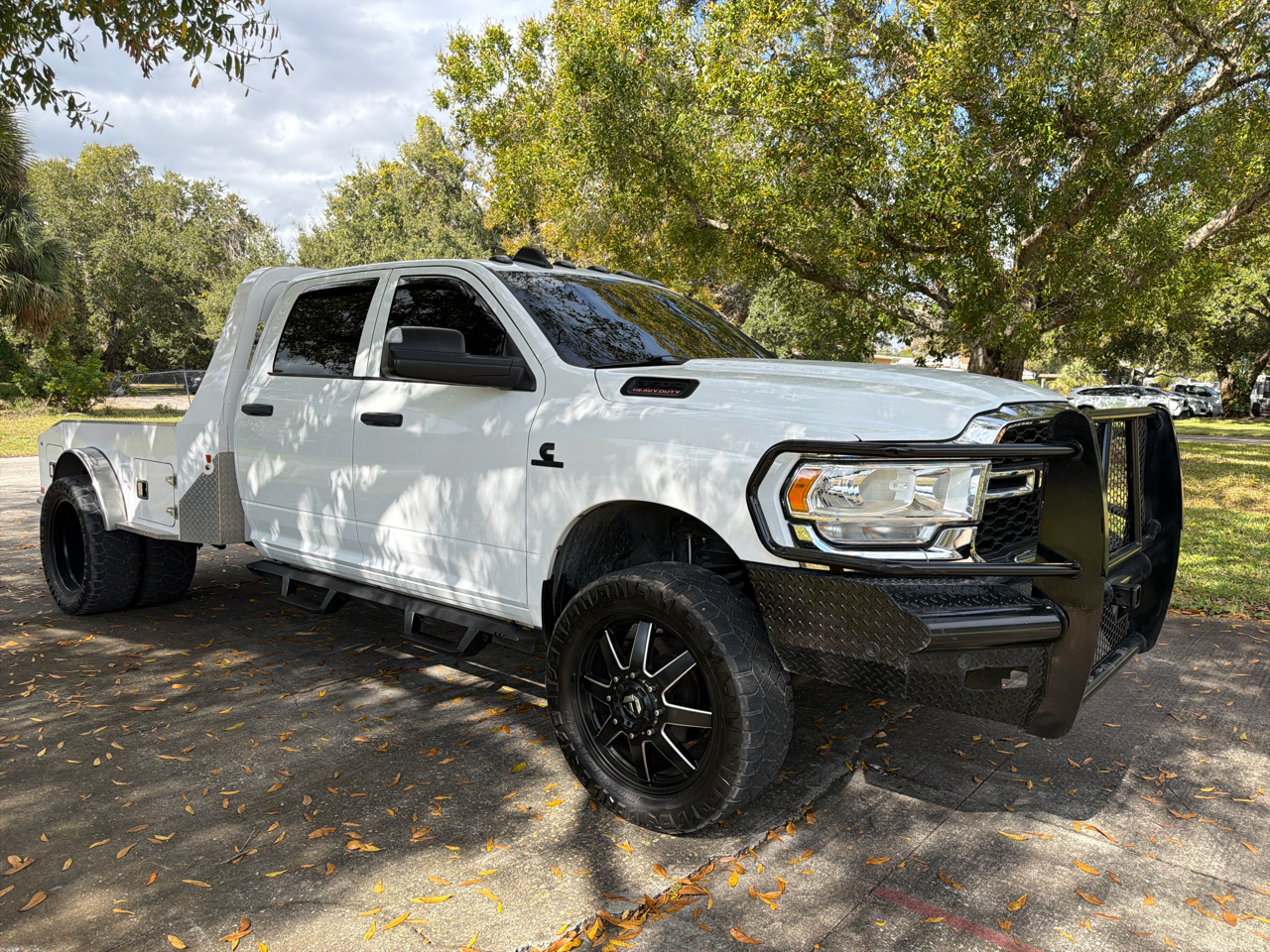 RAM 3500 Tradesman 4x4 Crew Cab 8' Box 2021