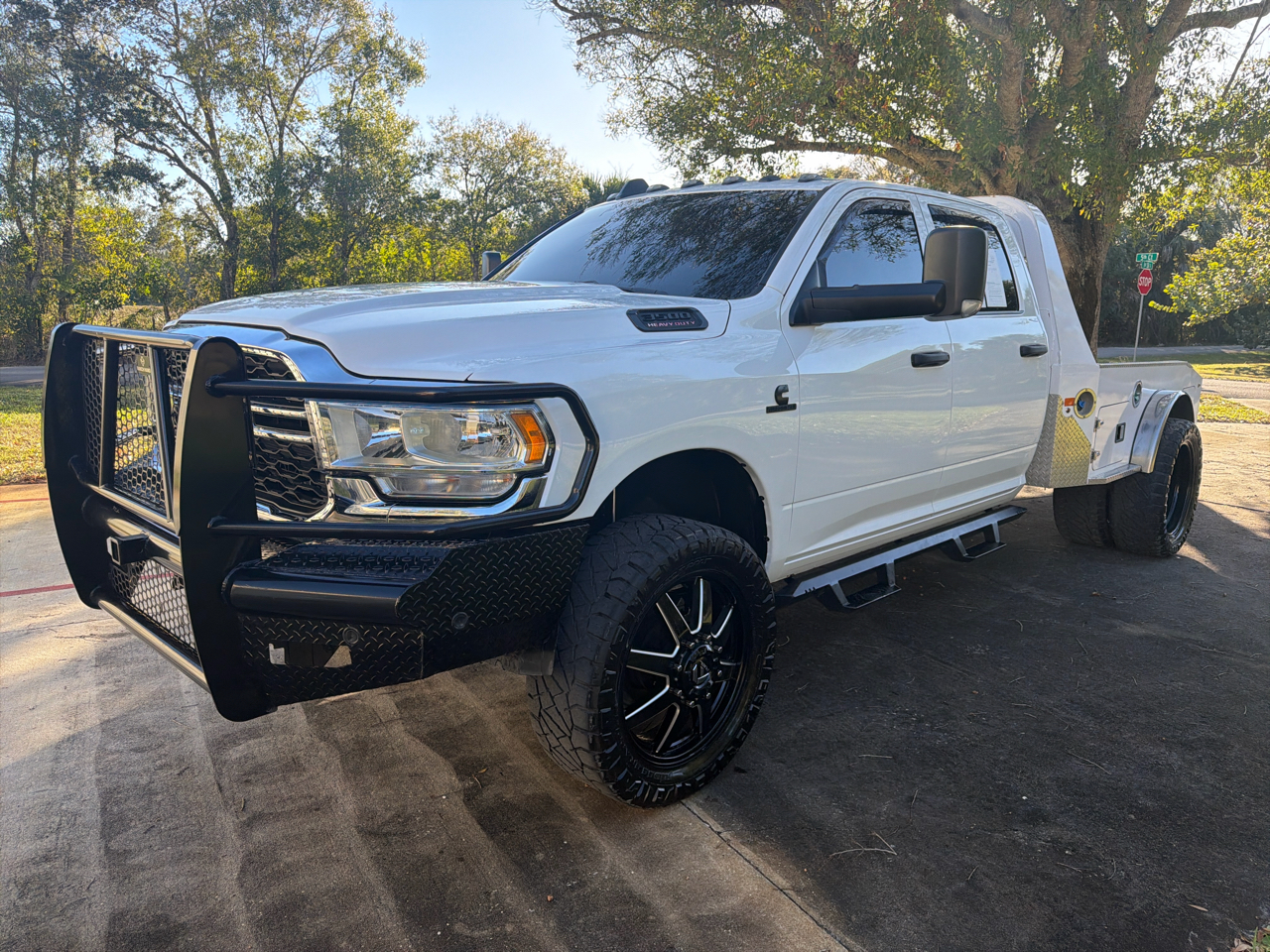 RAM 3500 Tradesman 4x4 Crew Cab 8' Box 2021