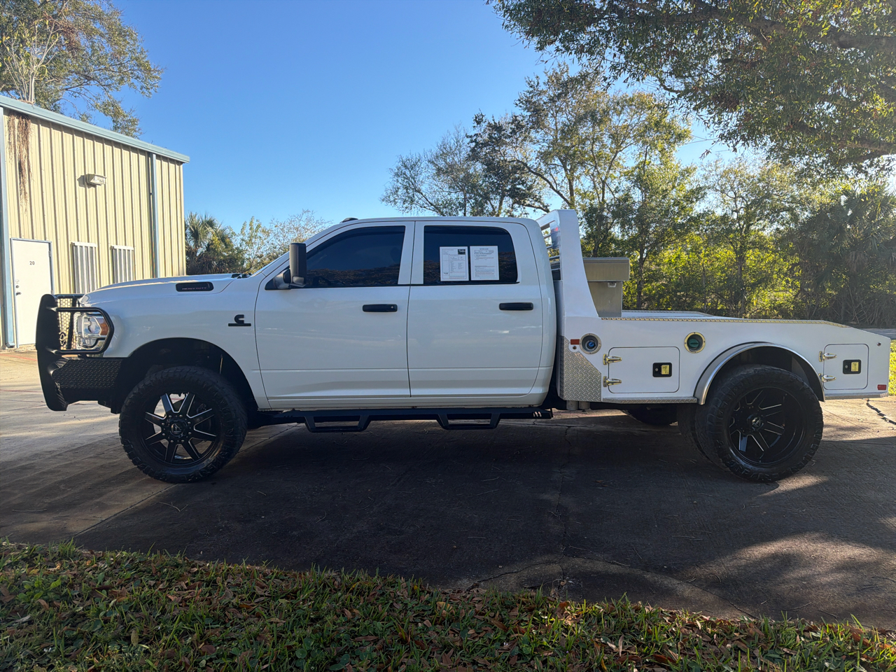RAM 3500 Tradesman 4x4 Crew Cab 8' Box 2021