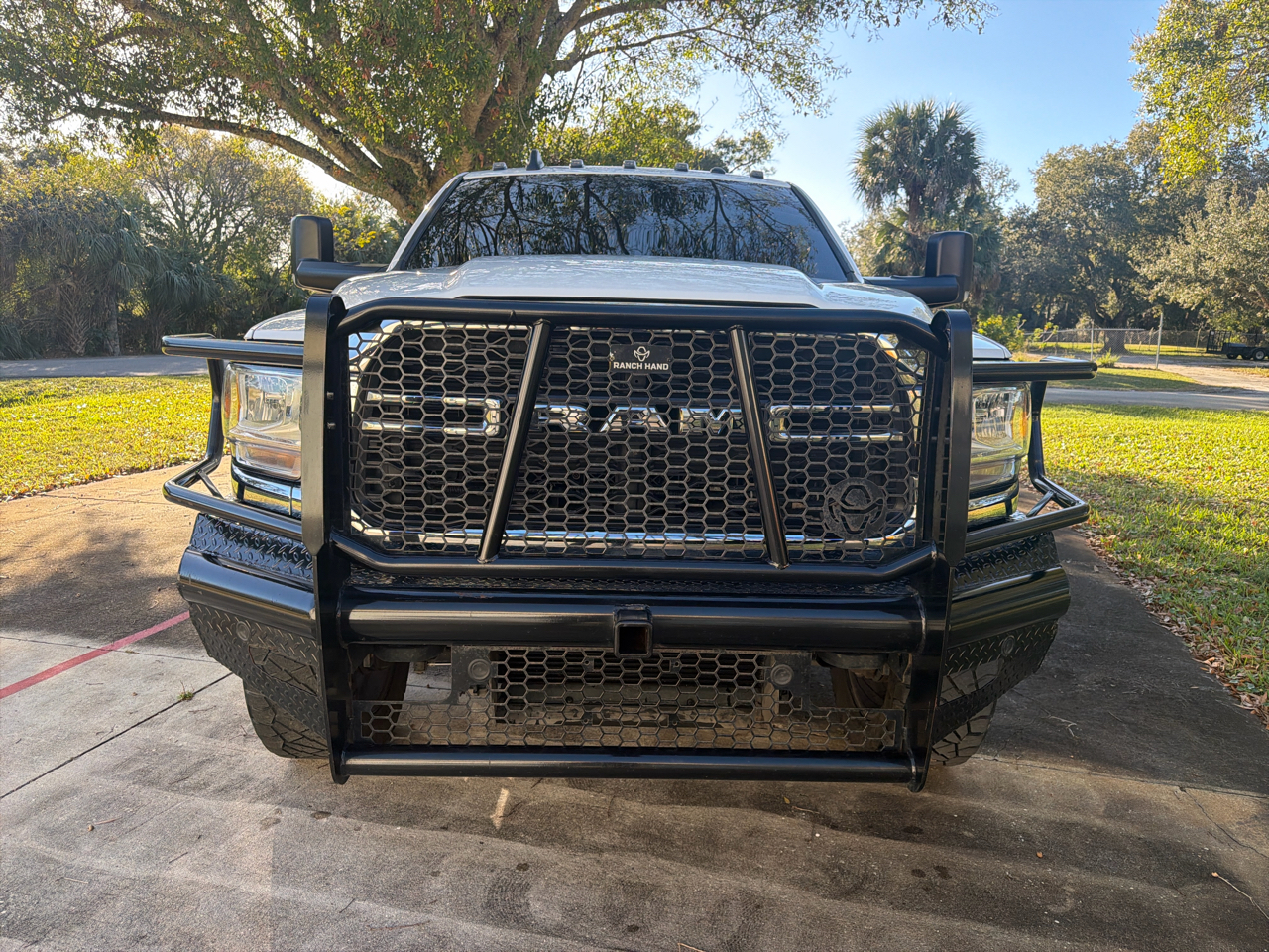 RAM 3500 Tradesman 4x4 Crew Cab 8' Box 2021