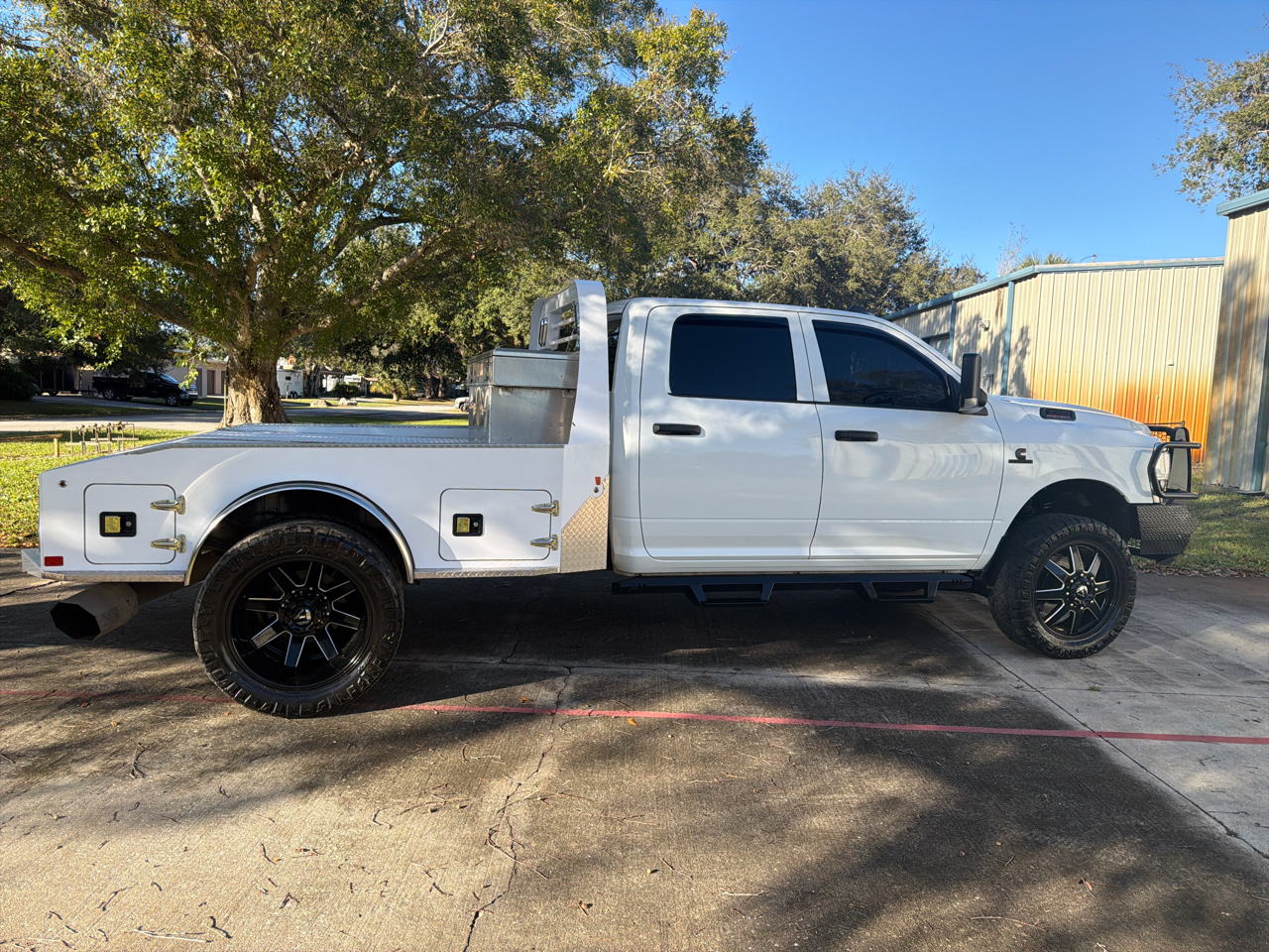 RAM 3500 Tradesman 4x4 Crew Cab 8' Box 2021